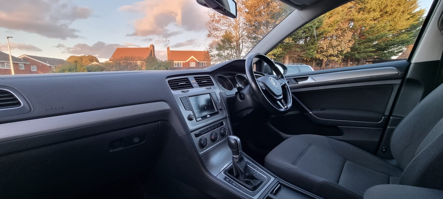 Used Volkswagen Golf 2015 for sale - 76370033: Photo 21