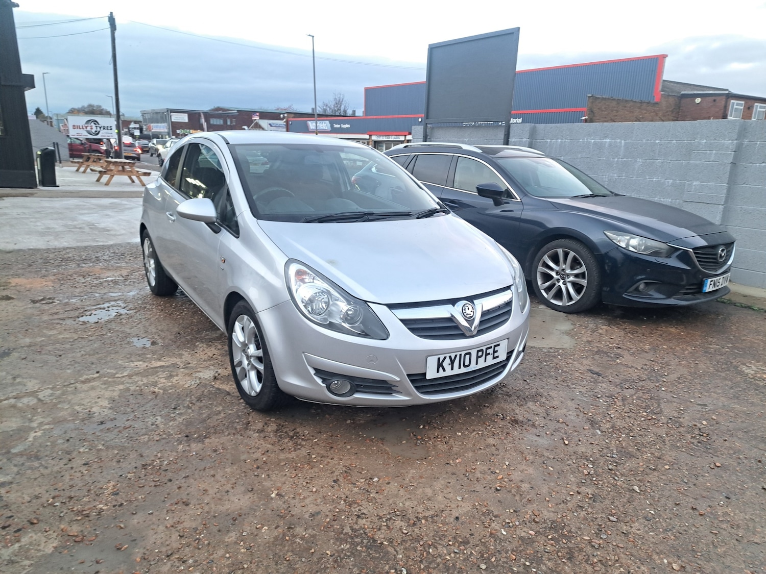 Used Vauxhall Corsa 2010 for sale - 76511072: Photo 2