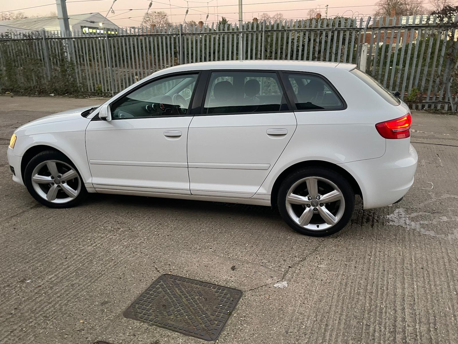 Used Audi A3 2010 for sale - 76785467: Photo 4