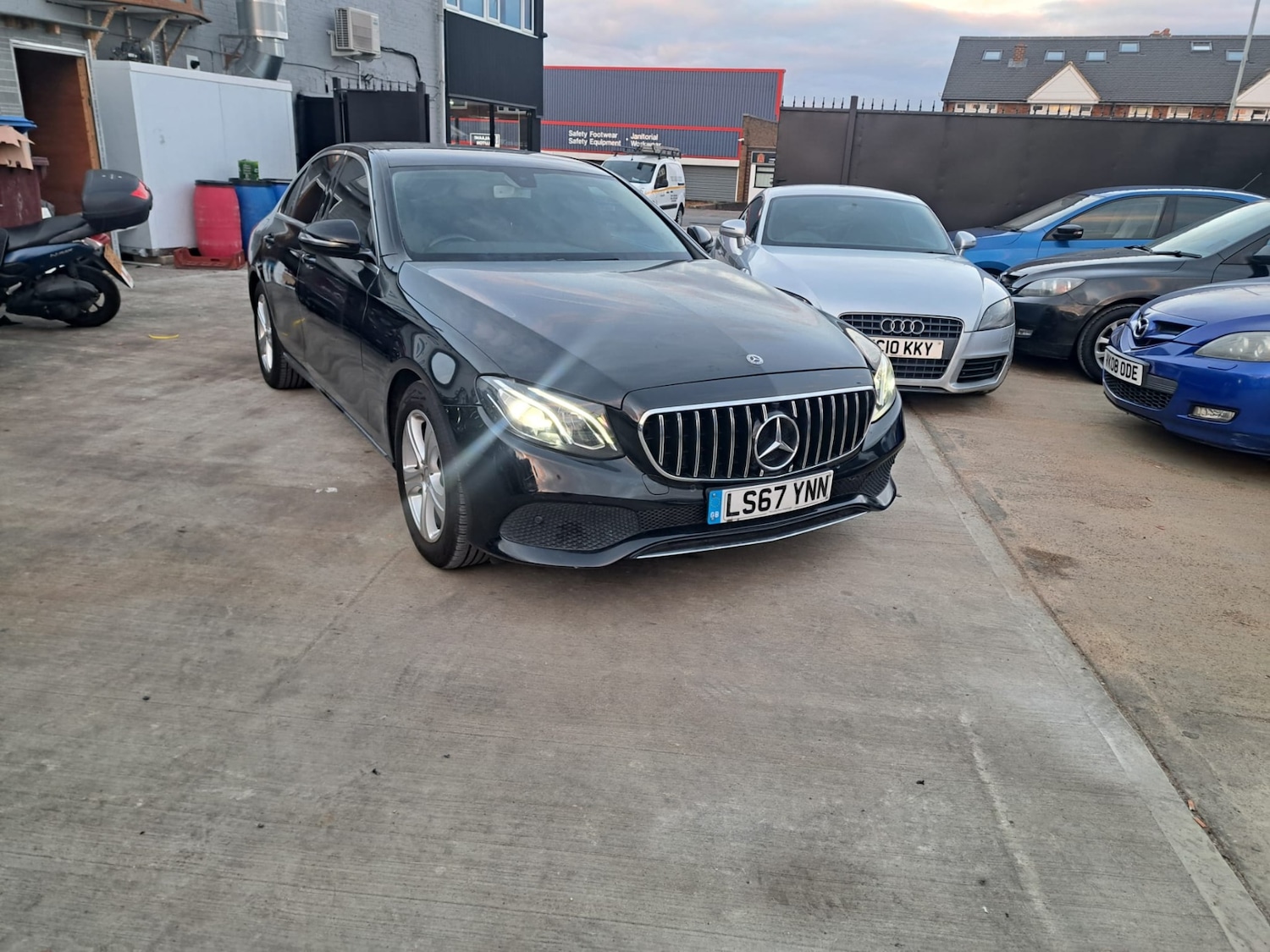 Used Mercedes-Benz E Class 2017 for sale - 76348702: Photo 1