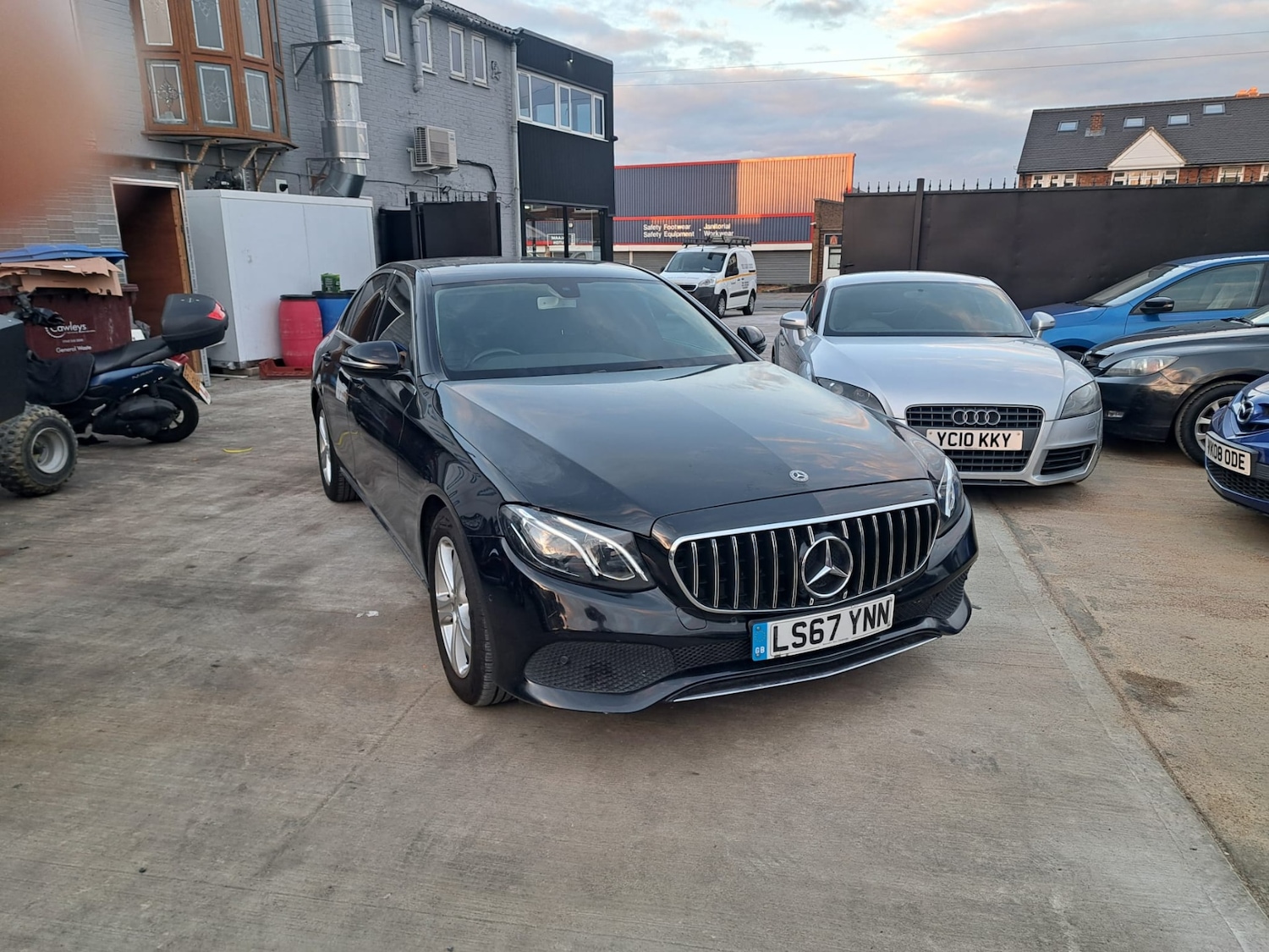 Used Mercedes-Benz E Class 2017 for sale - 76348702: Photo 13