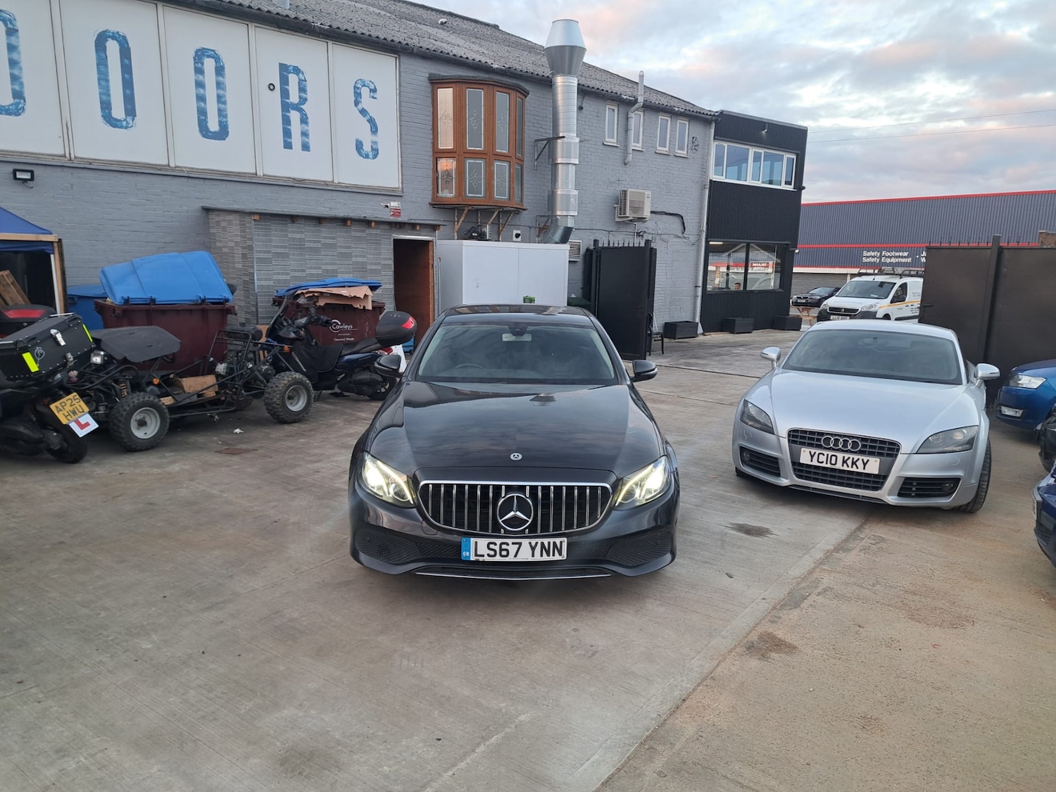Used Mercedes-Benz E Class 2017 for sale - 76348702: Photo 2