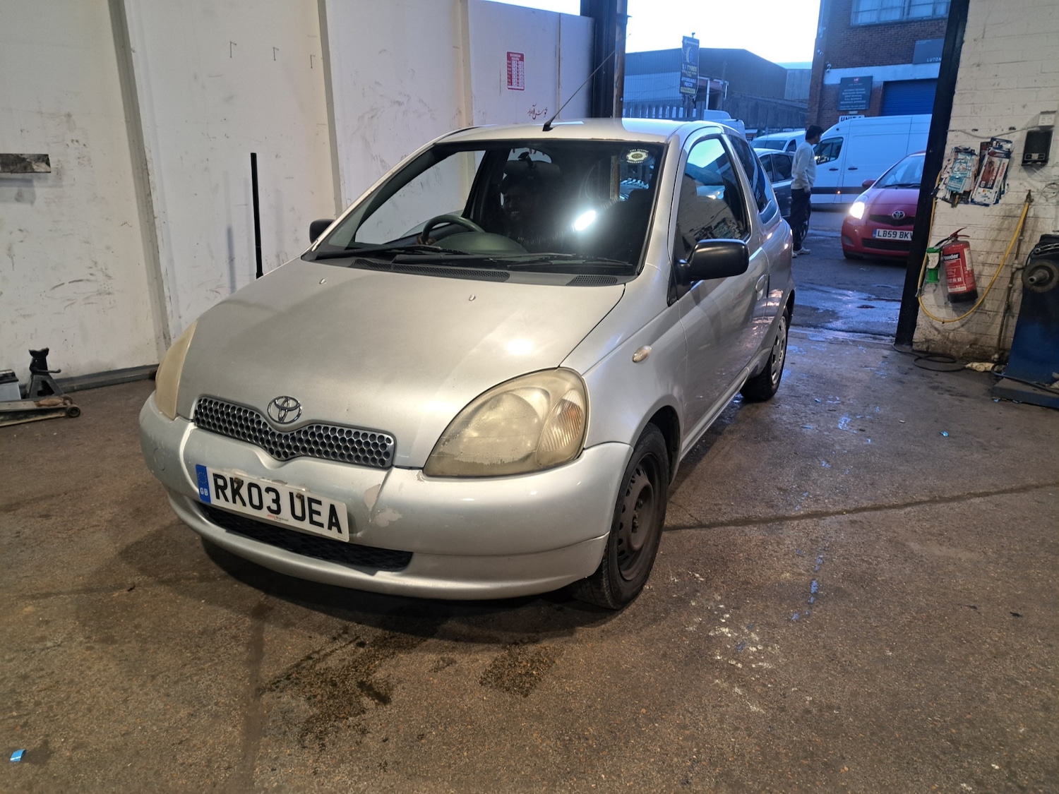 Used Toyota Yaris 2003 for sale - 78114995: Photo 2