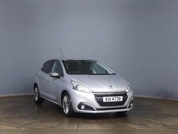 Used Peugeot 208 2015 for sale - 77904282: Photo