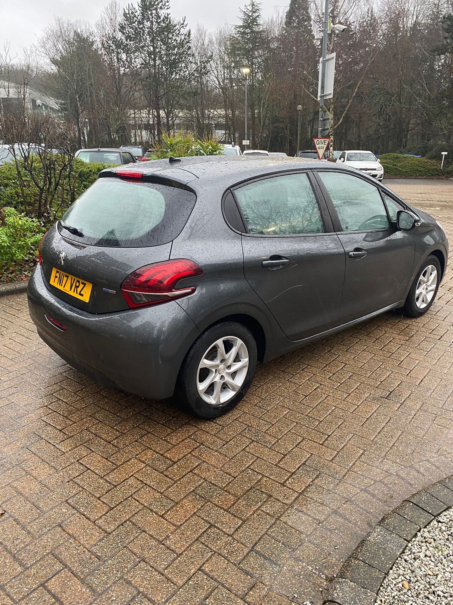 Used Peugeot 208 2017 for sale - 77276751: Photo 2