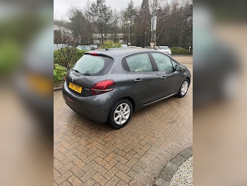 Used Peugeot 208 2017 for sale - 77276751: Photo