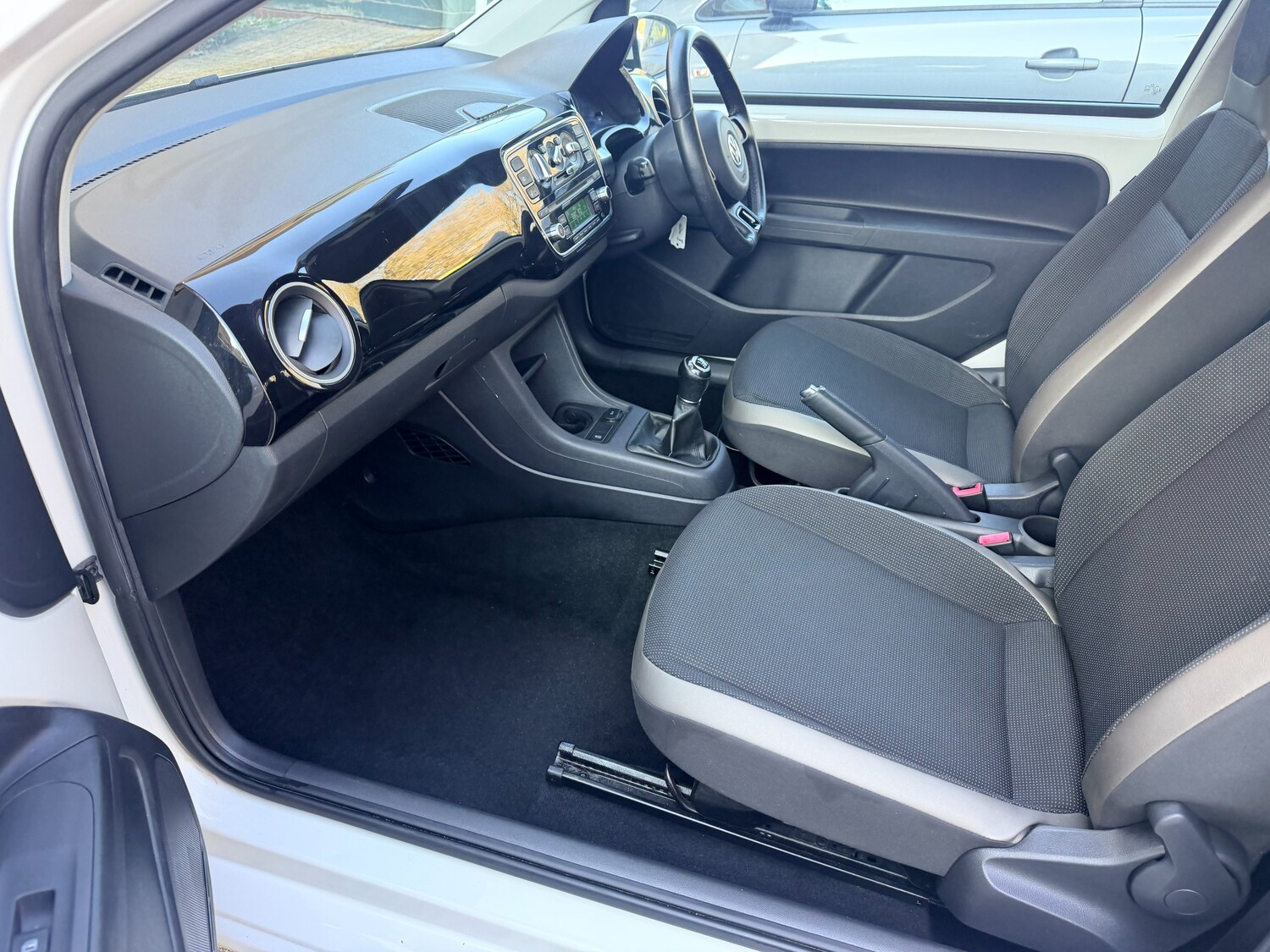 Used Volkswagen up! 2012 for sale - 77747374: Photo 21