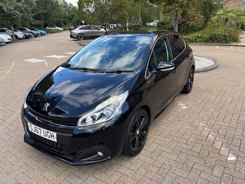 Used Peugeot 208 2017 for sale - 79371632: Photo