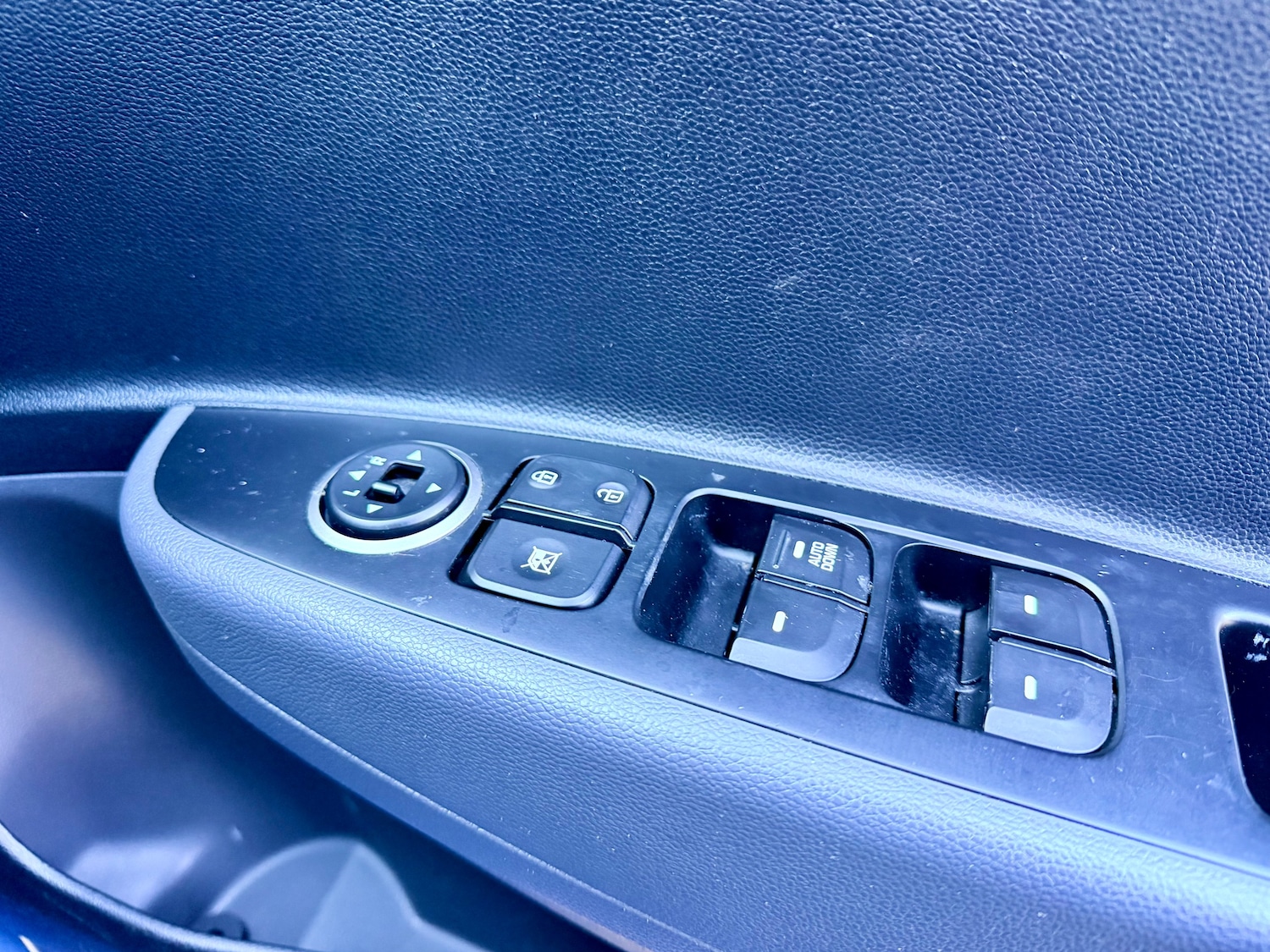 Used Hyundai i10 2017 for sale - 77124287: Photo 11