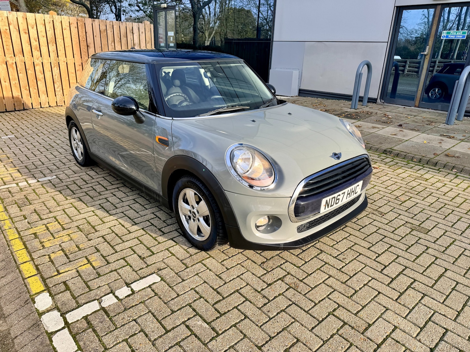 Used MINI Hatch 2017 for sale - 77124314: Photo 1