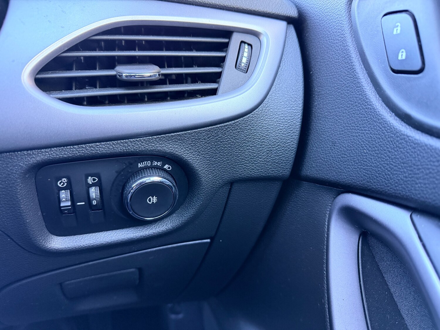 Used Vauxhall Astra for sale - 77364085: Photo 16