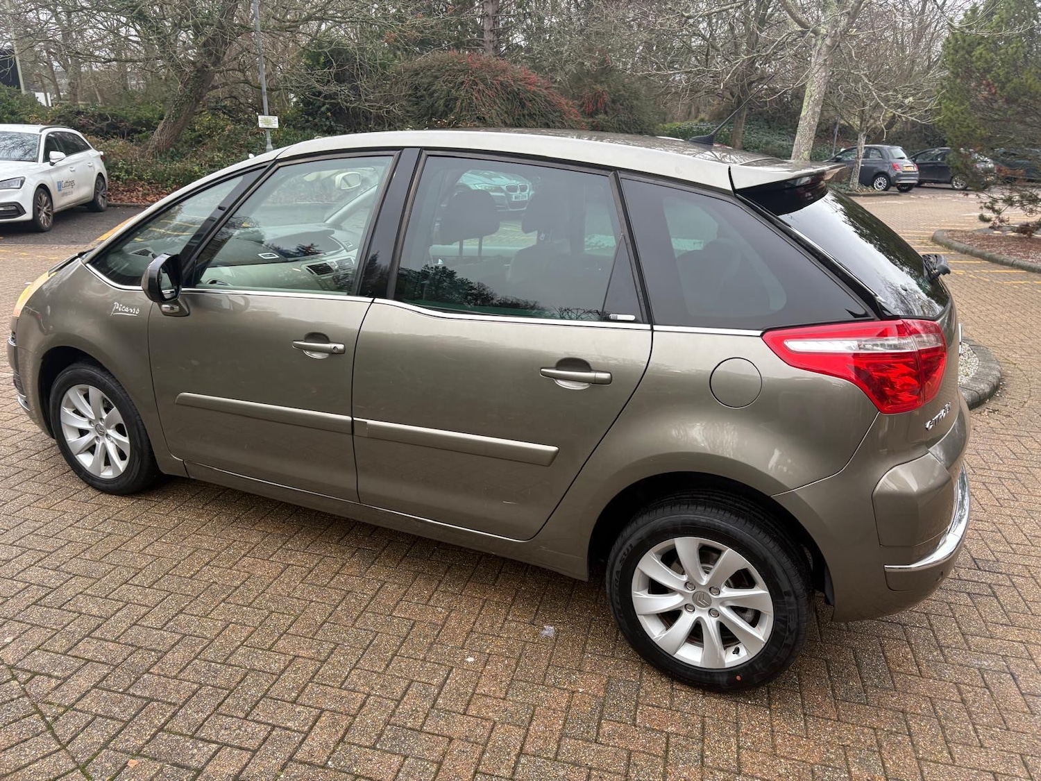 Used Citroen C4 Picasso 2009 for sale - 77499790: Photo 15