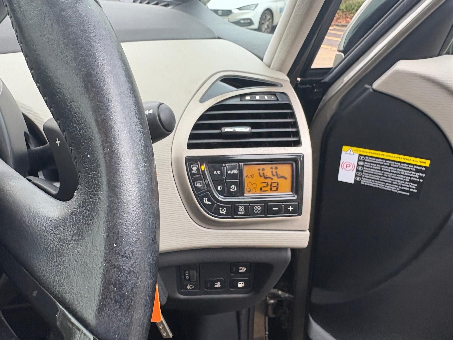 Used Citroen C4 Picasso 2009 for sale - 77499790: Photo 25