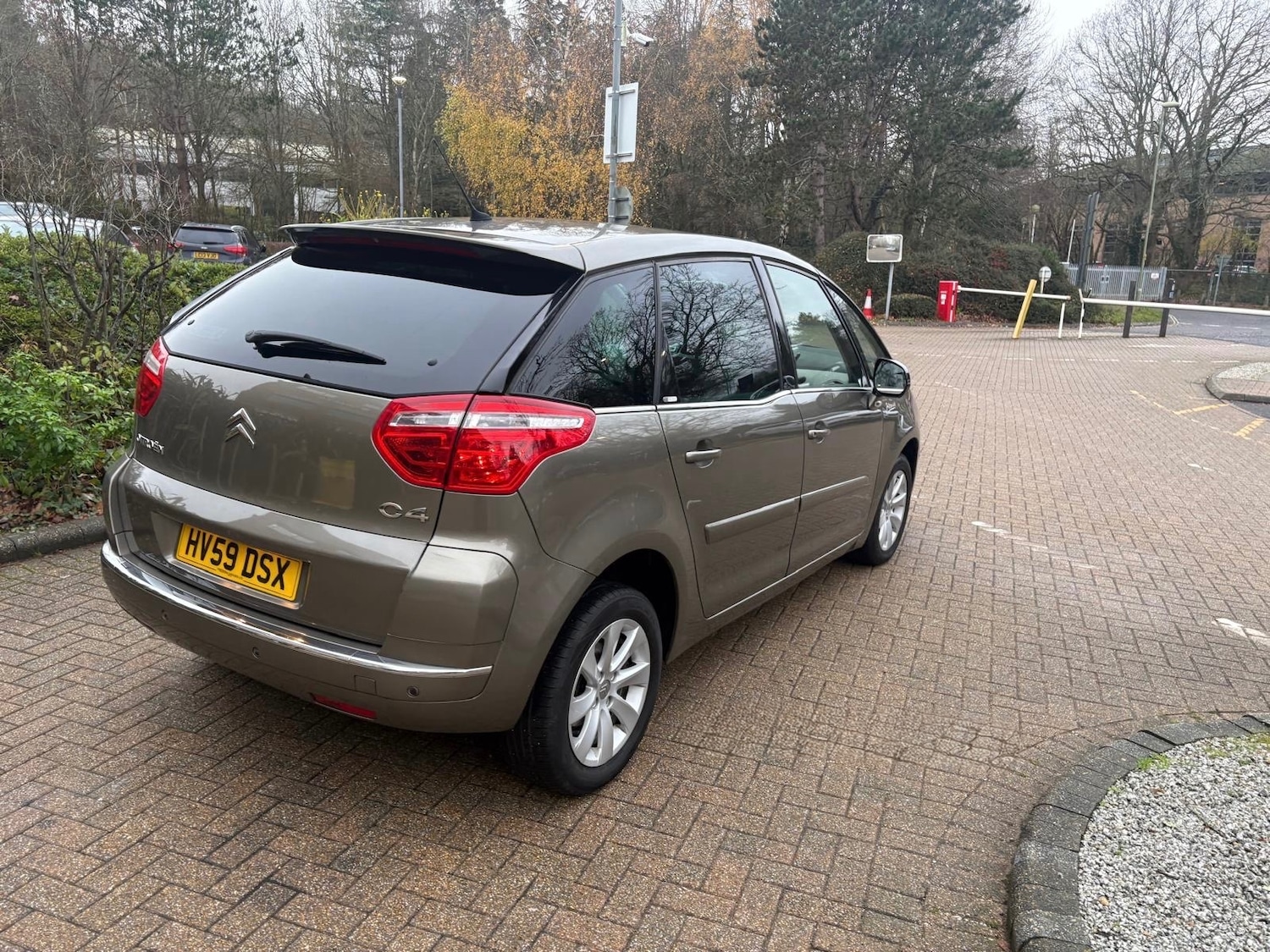 Used Citroen C4 Picasso 2009 for sale - 77499790: Photo 9