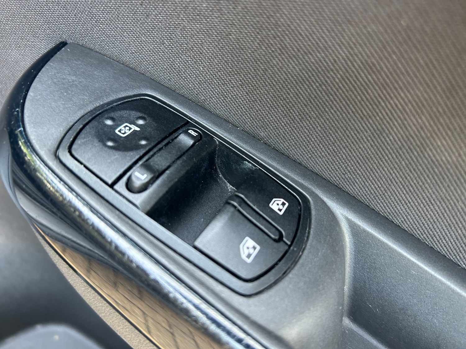 Used Vauxhall Corsa 2015 for sale - 77688209: Photo 31