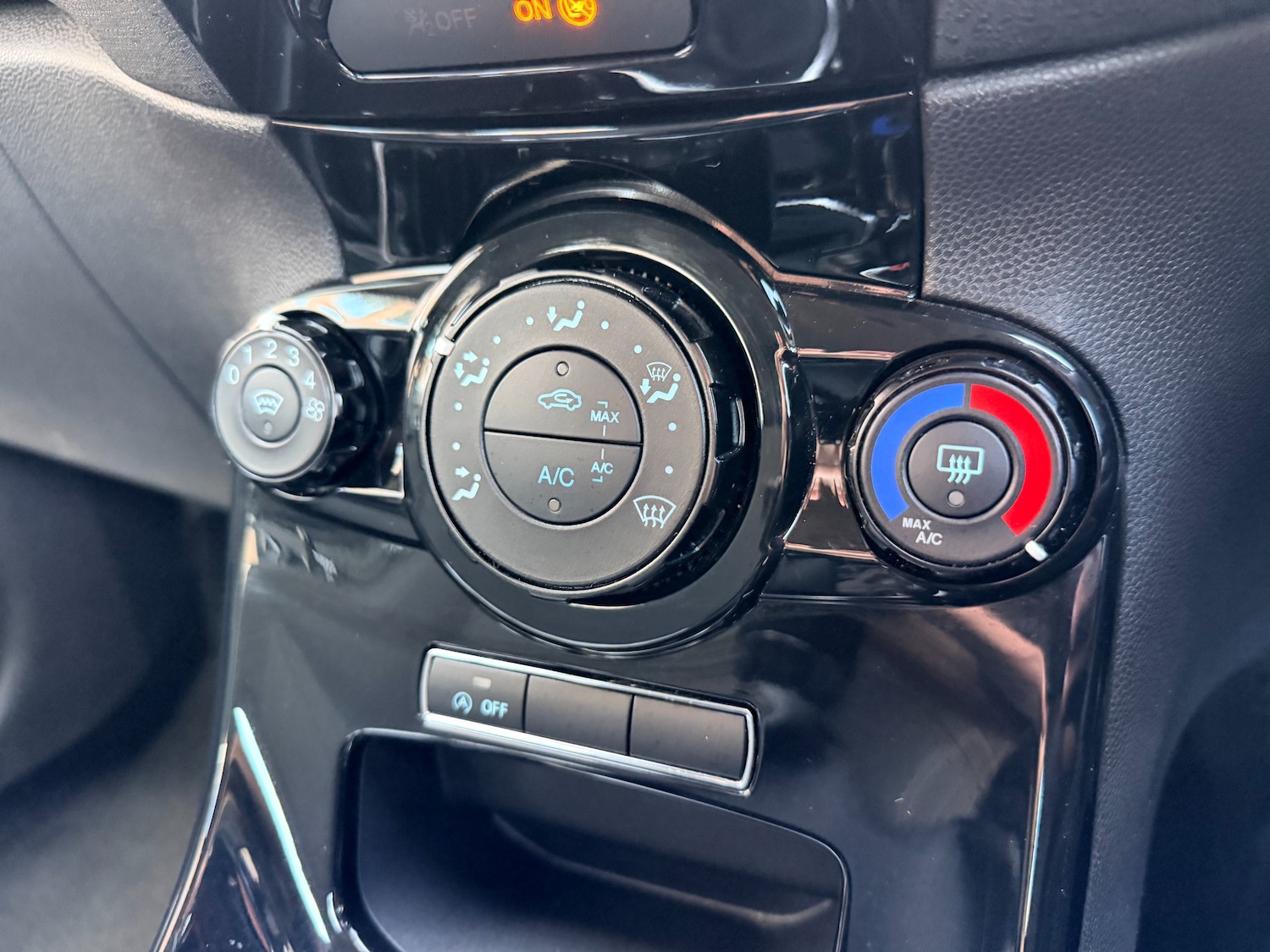 Used Ford Fiesta 2016 for sale - 77262845: Photo 26