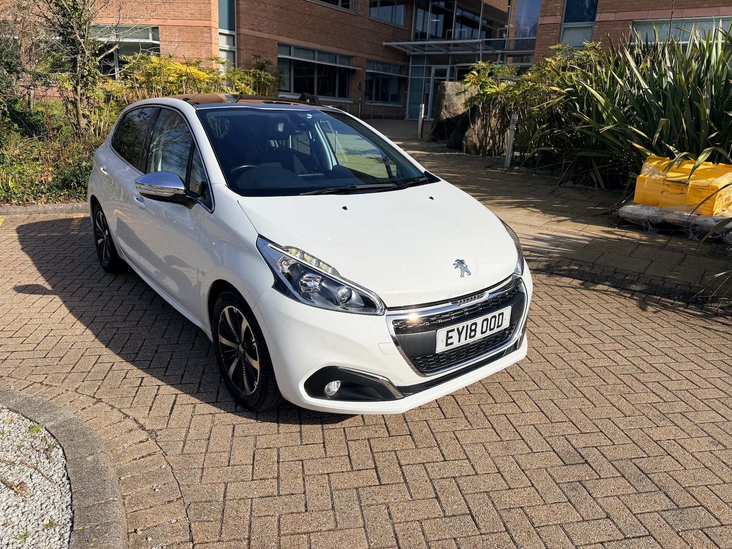 Used Peugeot 208 2018 for sale - 77679746: Photo 2