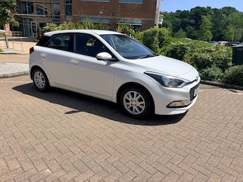 Used Hyundai i20 2017 for sale - 78997425: Photo