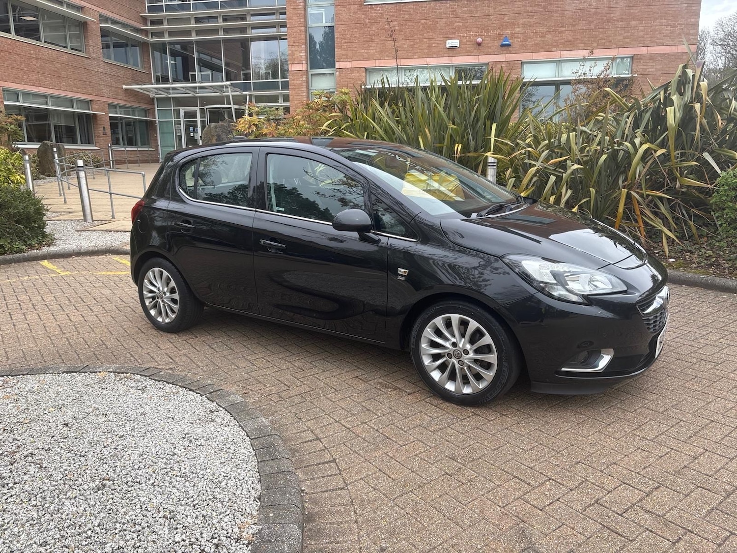 Used Vauxhall Corsa 2016 for sale - 78182599: Photo 2