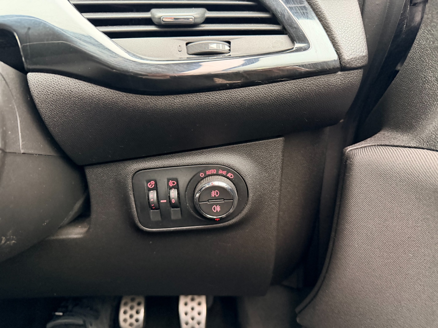 Used Vauxhall Corsa 2016 for sale - 77220926: Photo 20