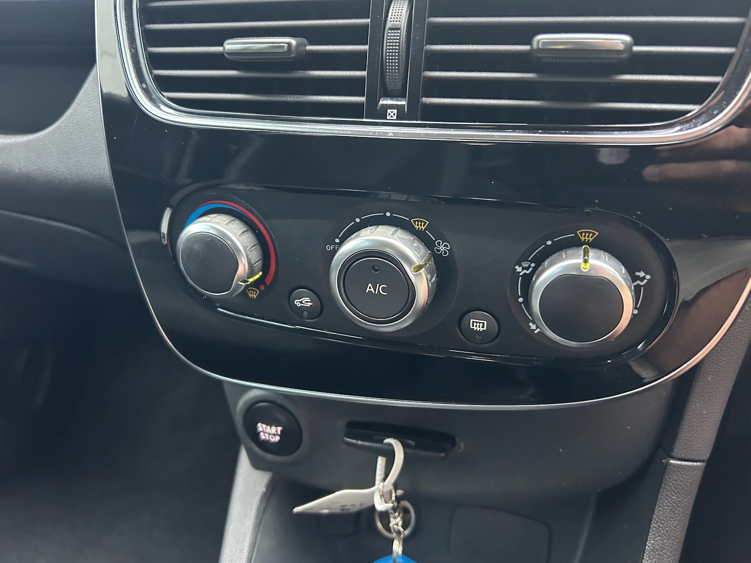 Used Renault Clio 2016 for sale - 77124296: Photo 17