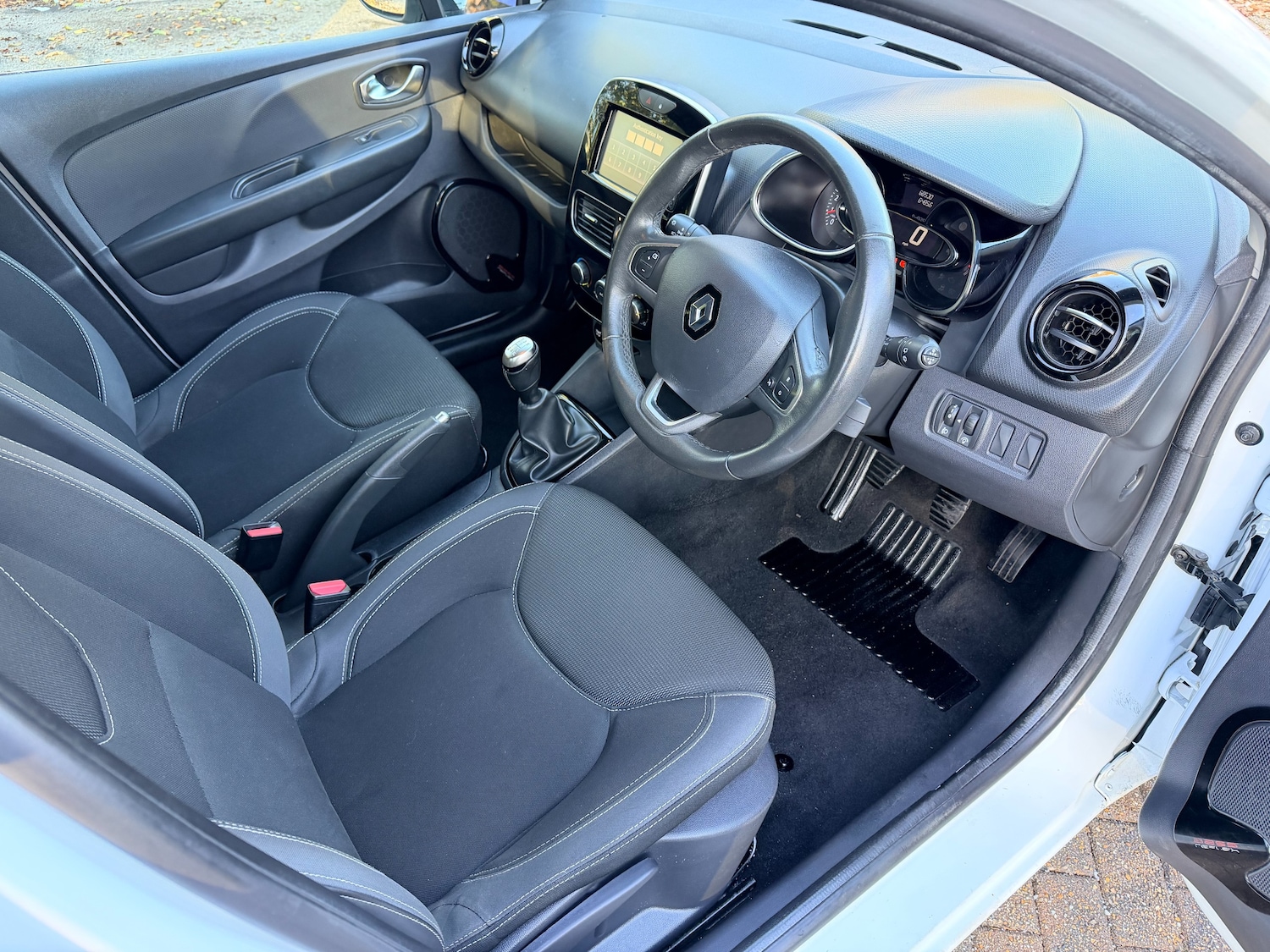 Used Renault Clio 2016 for sale - 77124296: Photo 21