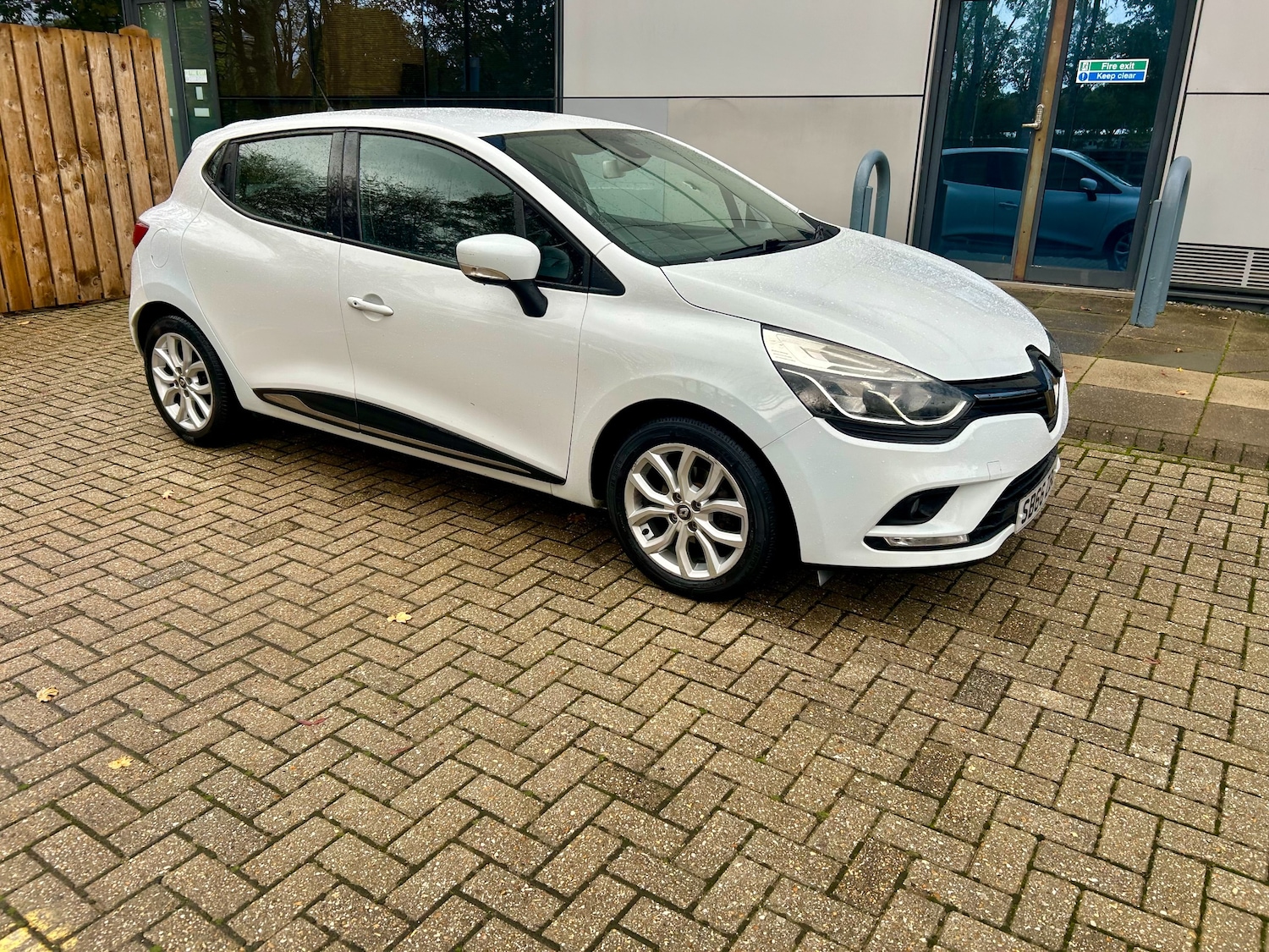 Used Renault Clio 2016 for sale - 77124296: Photo 3