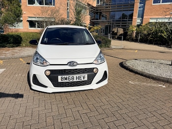 Used Hyundai i10 2019 for sale - 77654083: Photo
