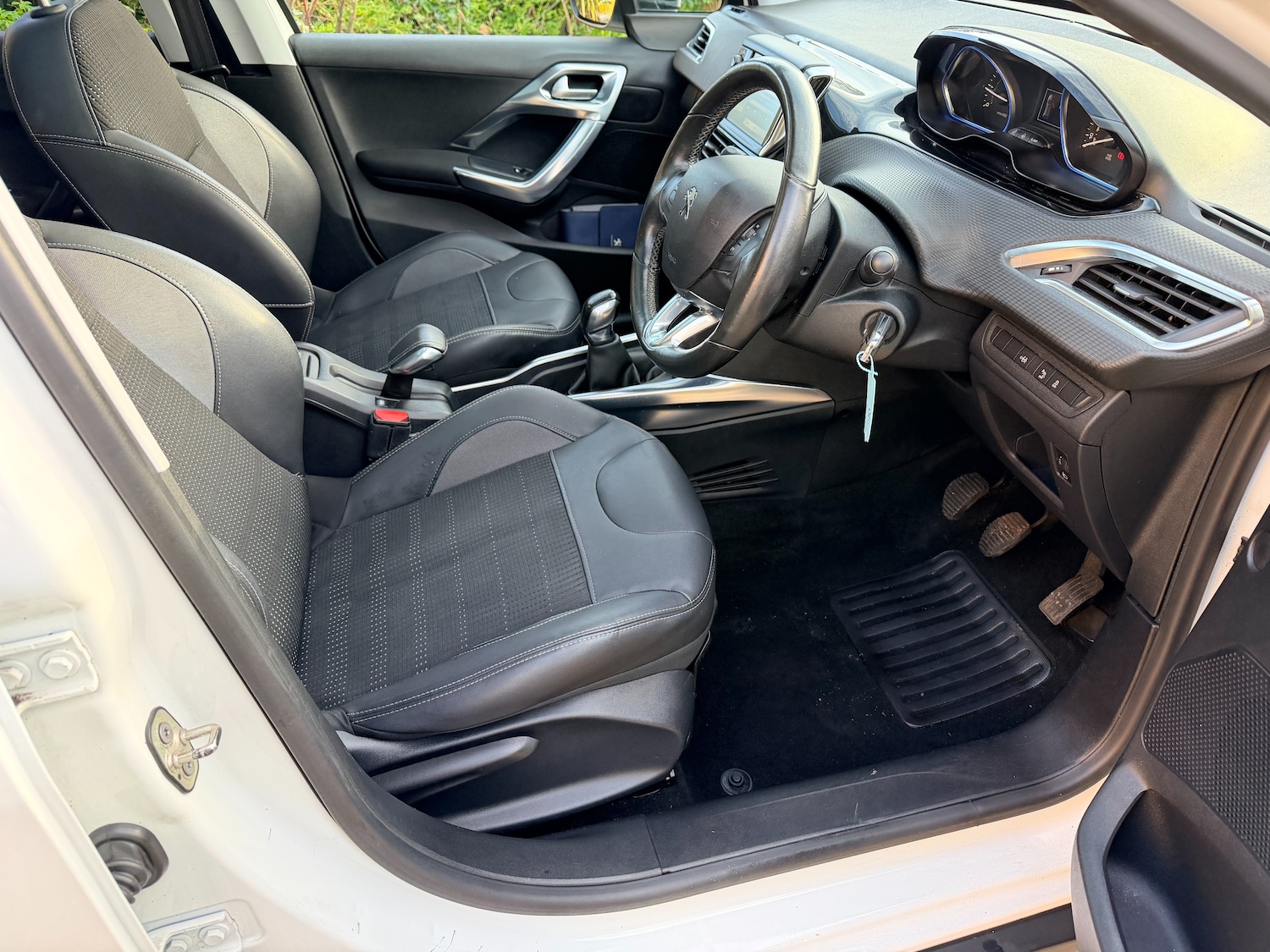 Used Peugeot 2008 2014 for sale - 77269411: Photo 13