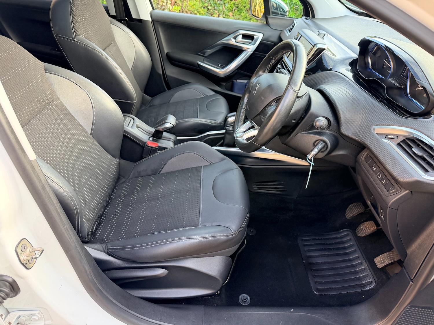 Used Peugeot 2008 2014 for sale - 77269411: Photo 14