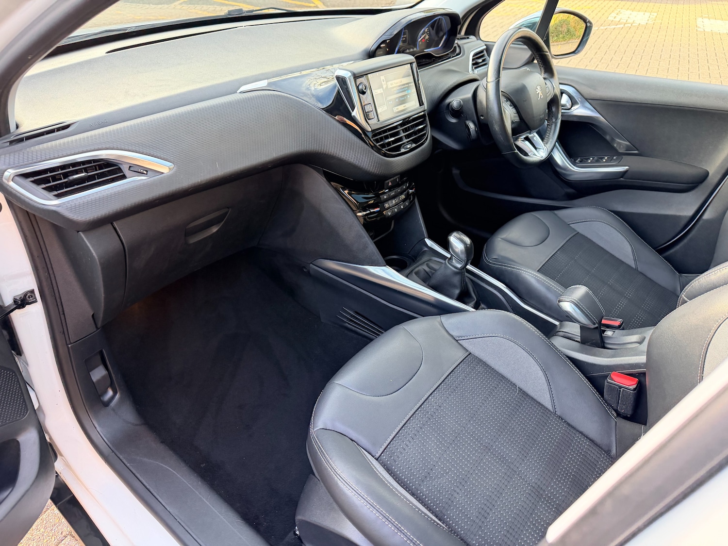 Used Peugeot 2008 2014 for sale - 77269411: Photo 26