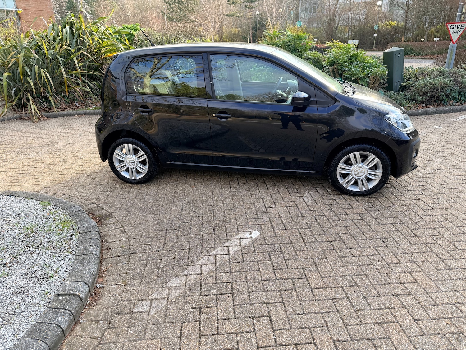 Used Volkswagen up! 2017 for sale - 77124327: Photo 5