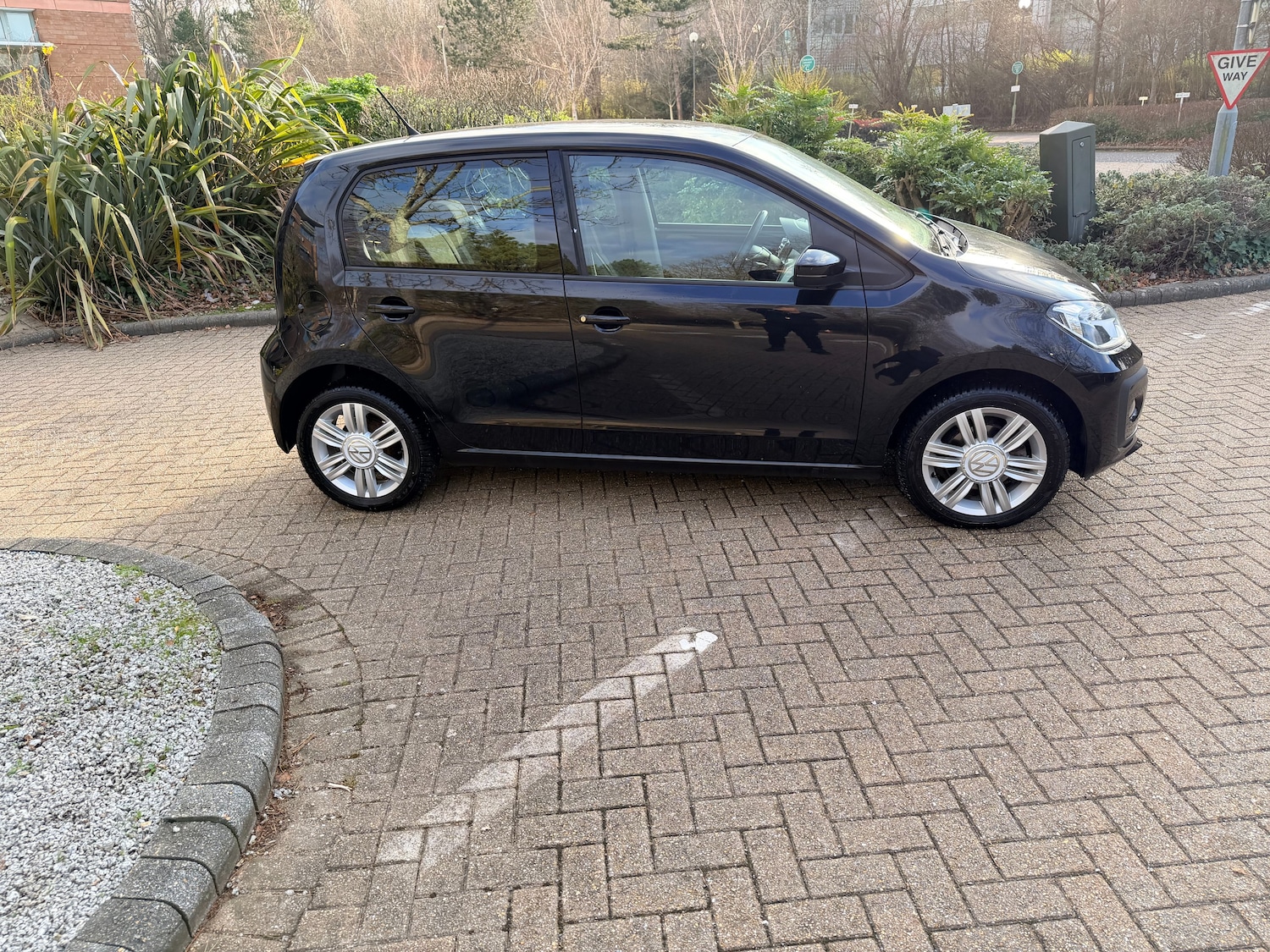 Used Volkswagen up! 2017 for sale - 77124327: Photo 6