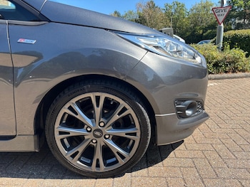 Used Ford Fiesta 2017 for sale - 79507425: Photo