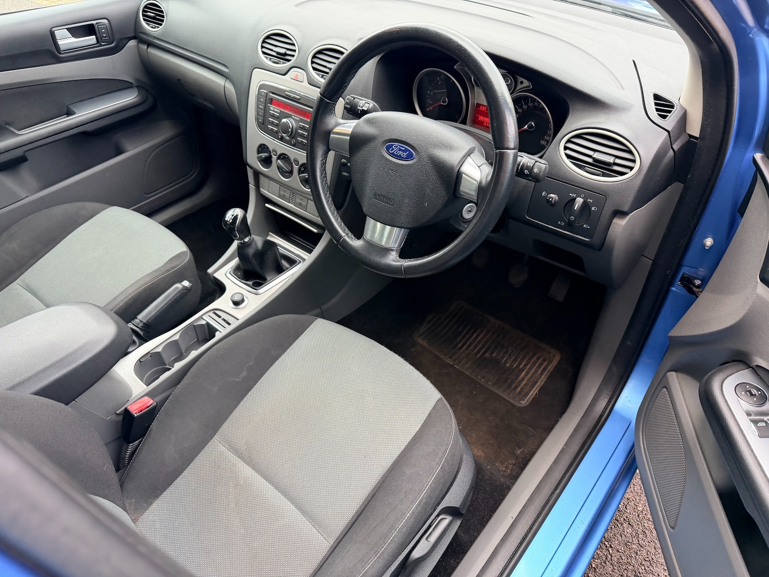 Used Ford Focus 2010 for sale - 77301644: Photo 21