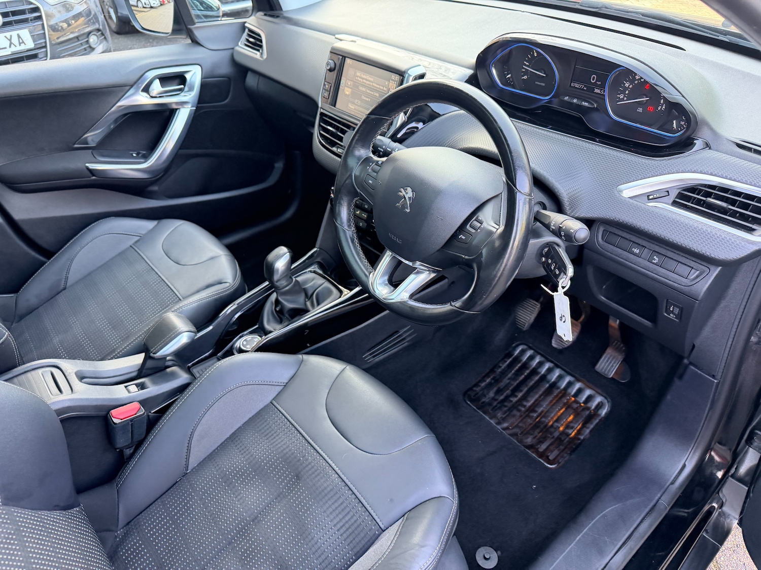 Used Peugeot 2008 2016 for sale - 77703255: Photo 15