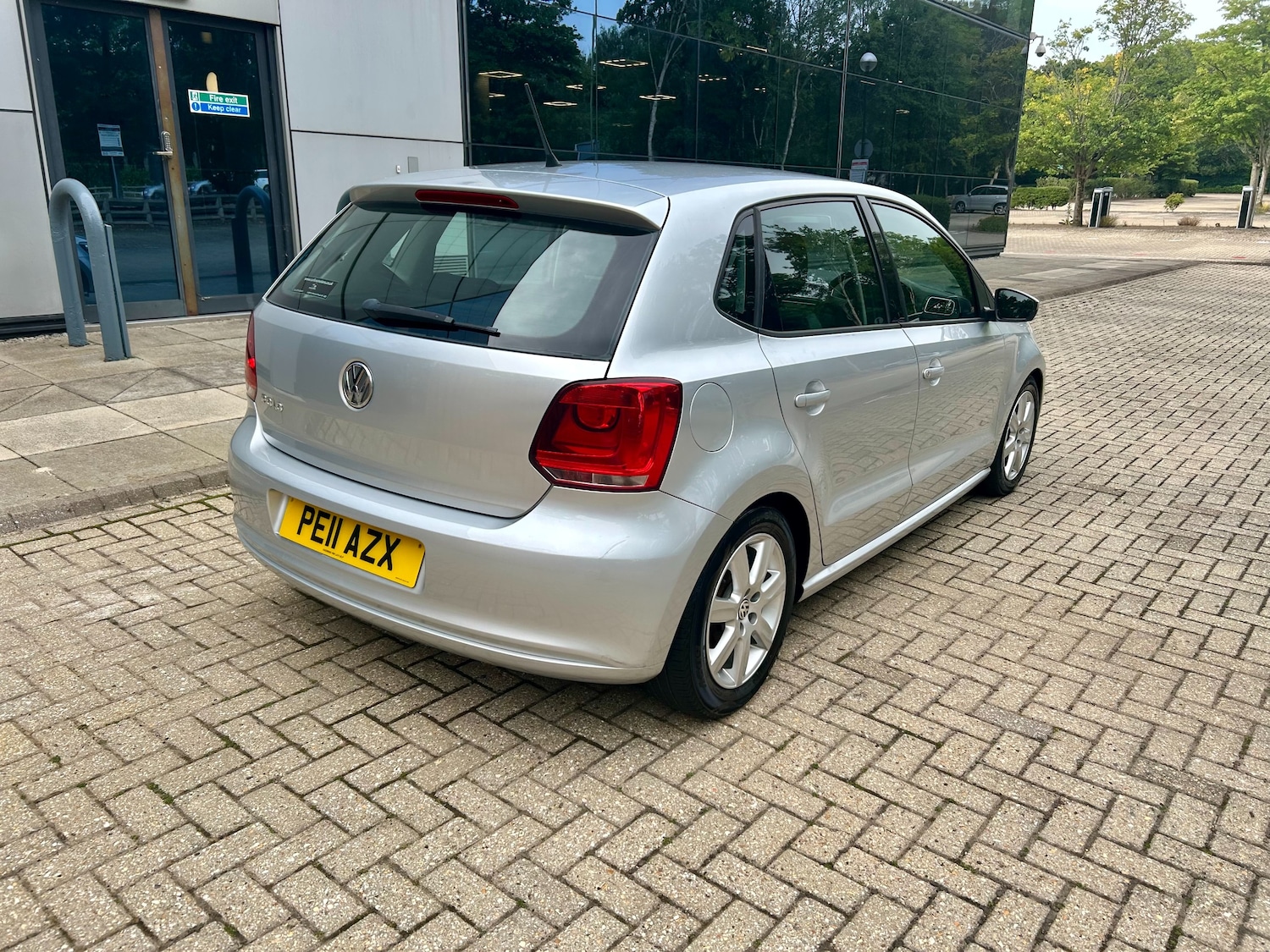 Used Volkswagen Polo 2011 for sale - 77124321: Photo 4