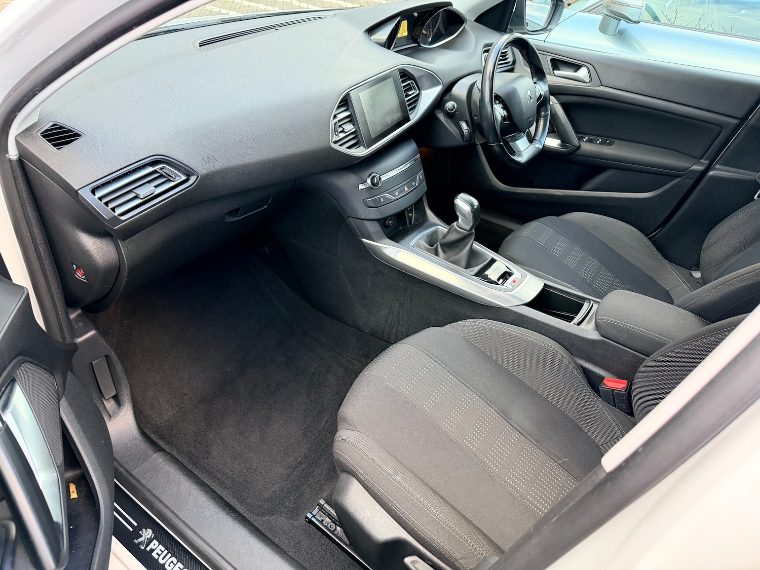 Used Peugeot 308 2017 for sale - 77269414: Photo 32