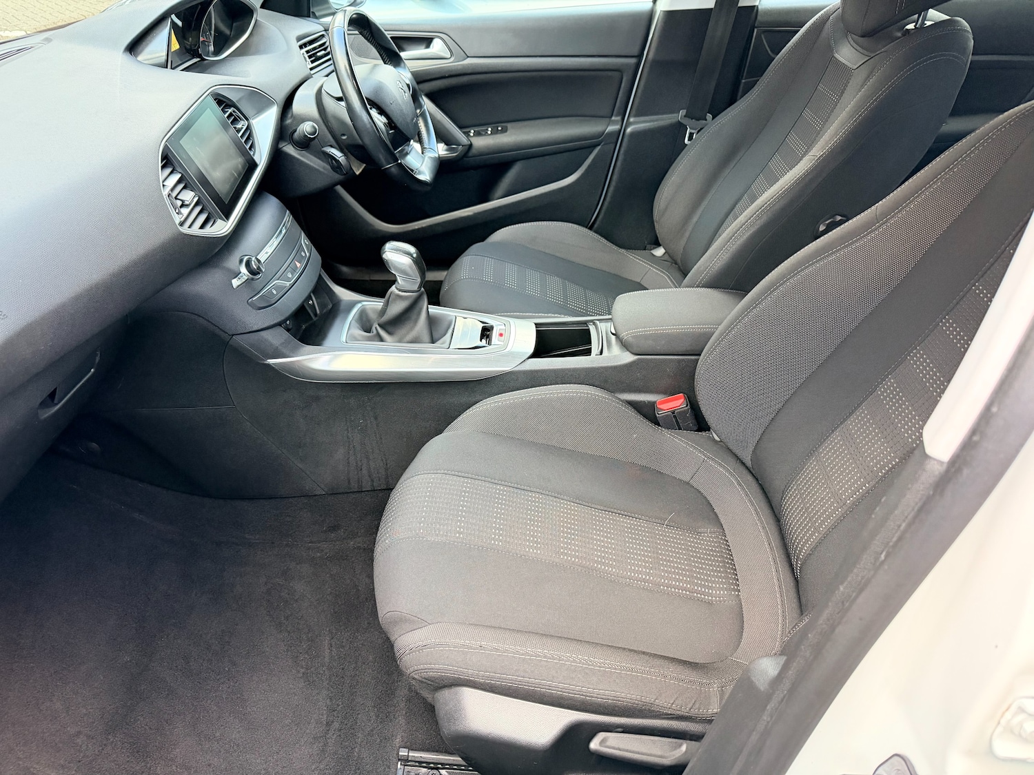 Used Peugeot 308 2017 for sale - 77269414: Photo 33