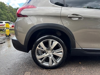 Used Peugeot 2008 2017 for sale - 79599757: Photo