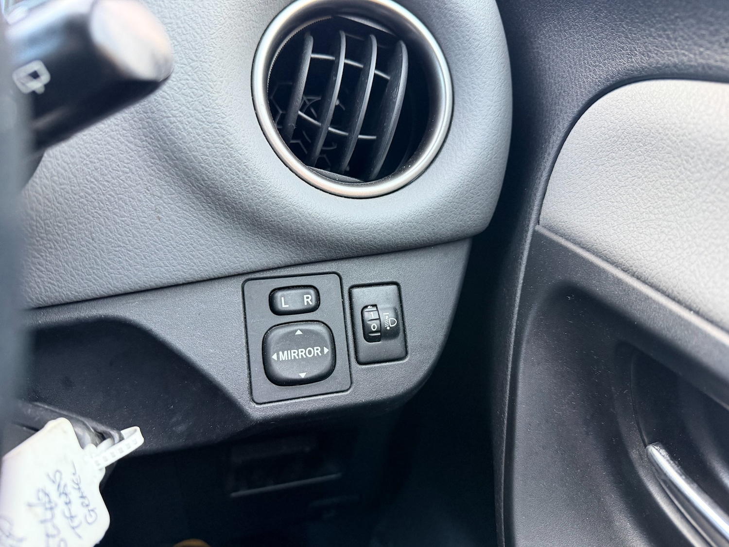 Used Toyota Yaris 2015 for sale - 77124308: Photo 14