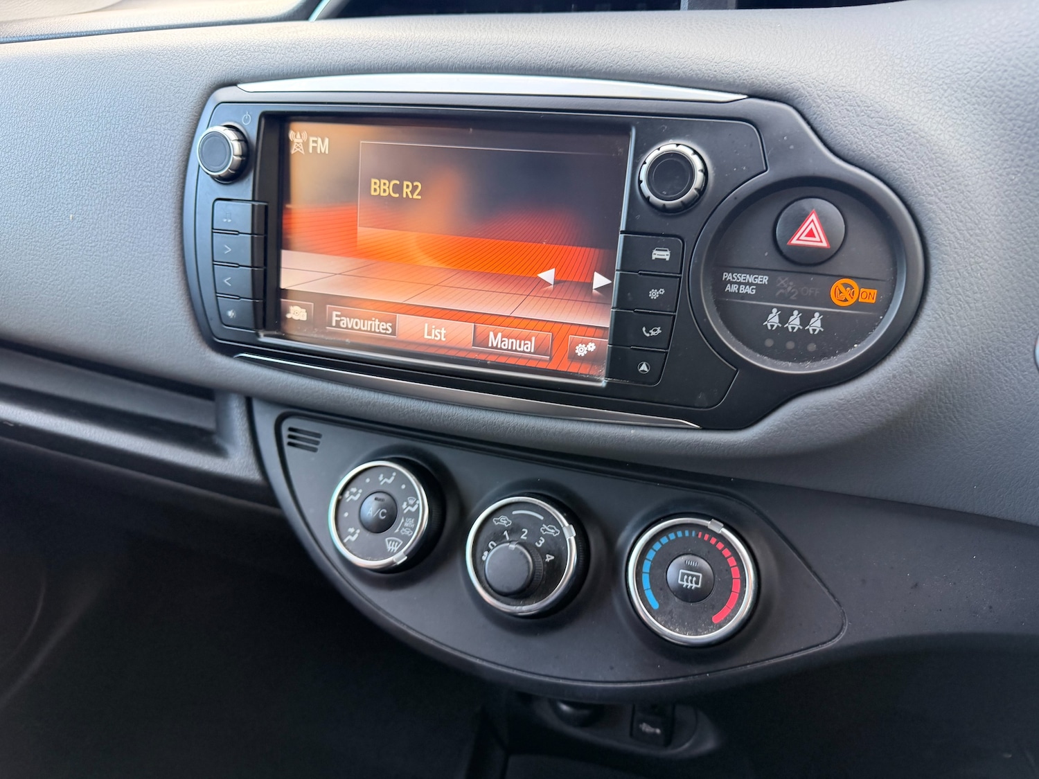 Used Toyota Yaris 2015 for sale - 77124308: Photo 15