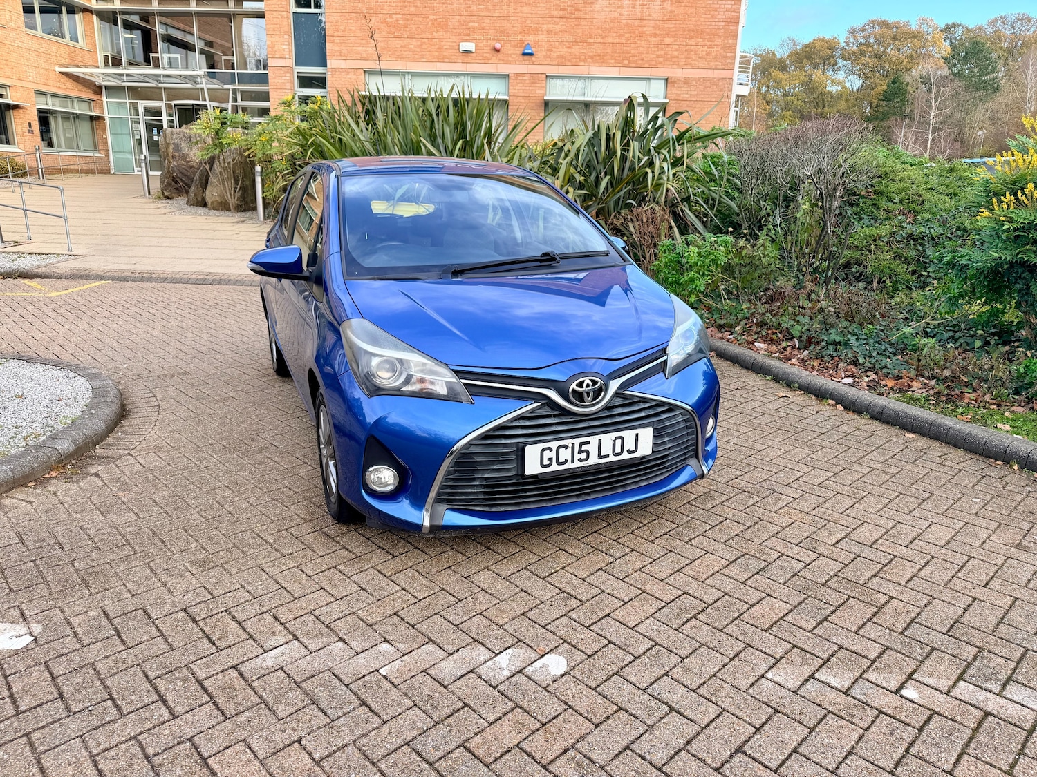 Used Toyota Yaris 2015 for sale - 77124308: Photo 2