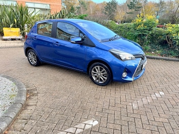 Used Toyota Yaris 2015 for sale - 77124308: Photo