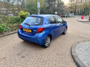 Used Toyota Yaris 2015 for sale - 77124308: Photo