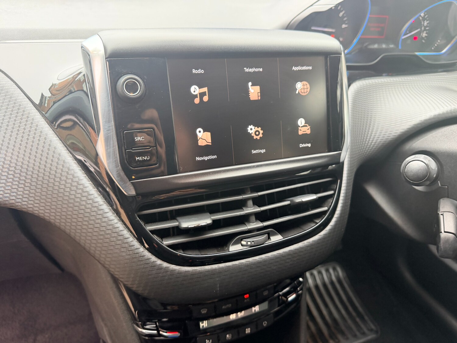 Used Peugeot 2008 2017 for sale - 77688200: Photo 17