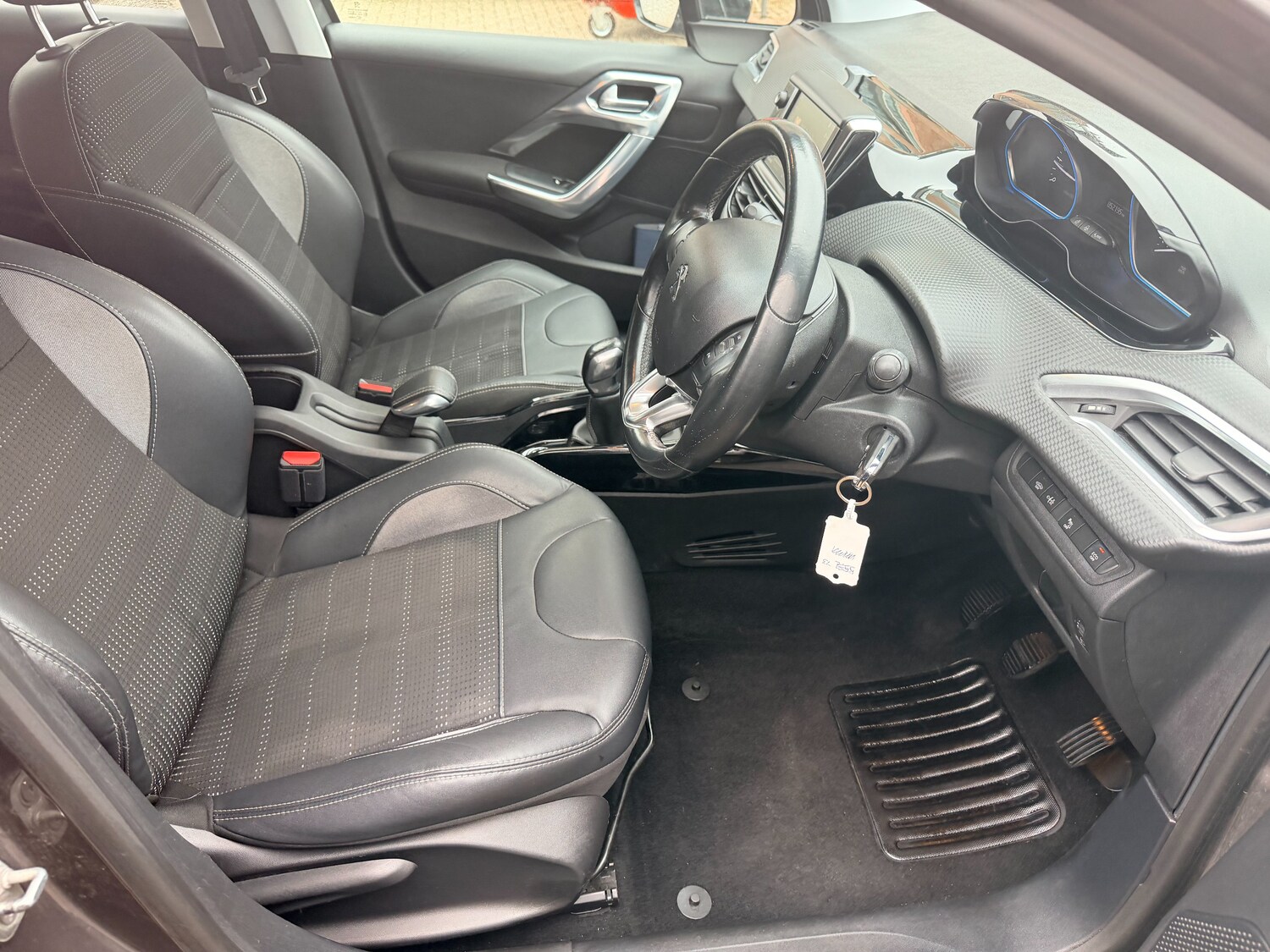 Used Peugeot 2008 2017 for sale - 77688200: Photo 25