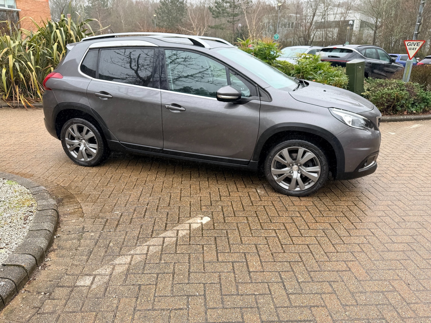 Used Peugeot 2008 2017 for sale - 77688200: Photo 5