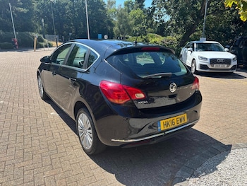 Used Vauxhall Astra 2016 for sale - 79399496: Photo