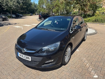 Used Vauxhall Astra 2016 for sale - 79399496: Photo